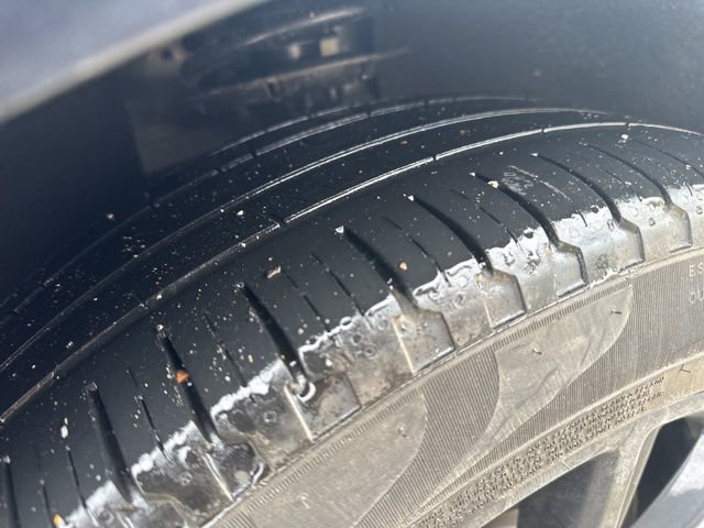 Used 2024 Ford Edge ST-Line w/ Class II Trailer Tow Package image 7