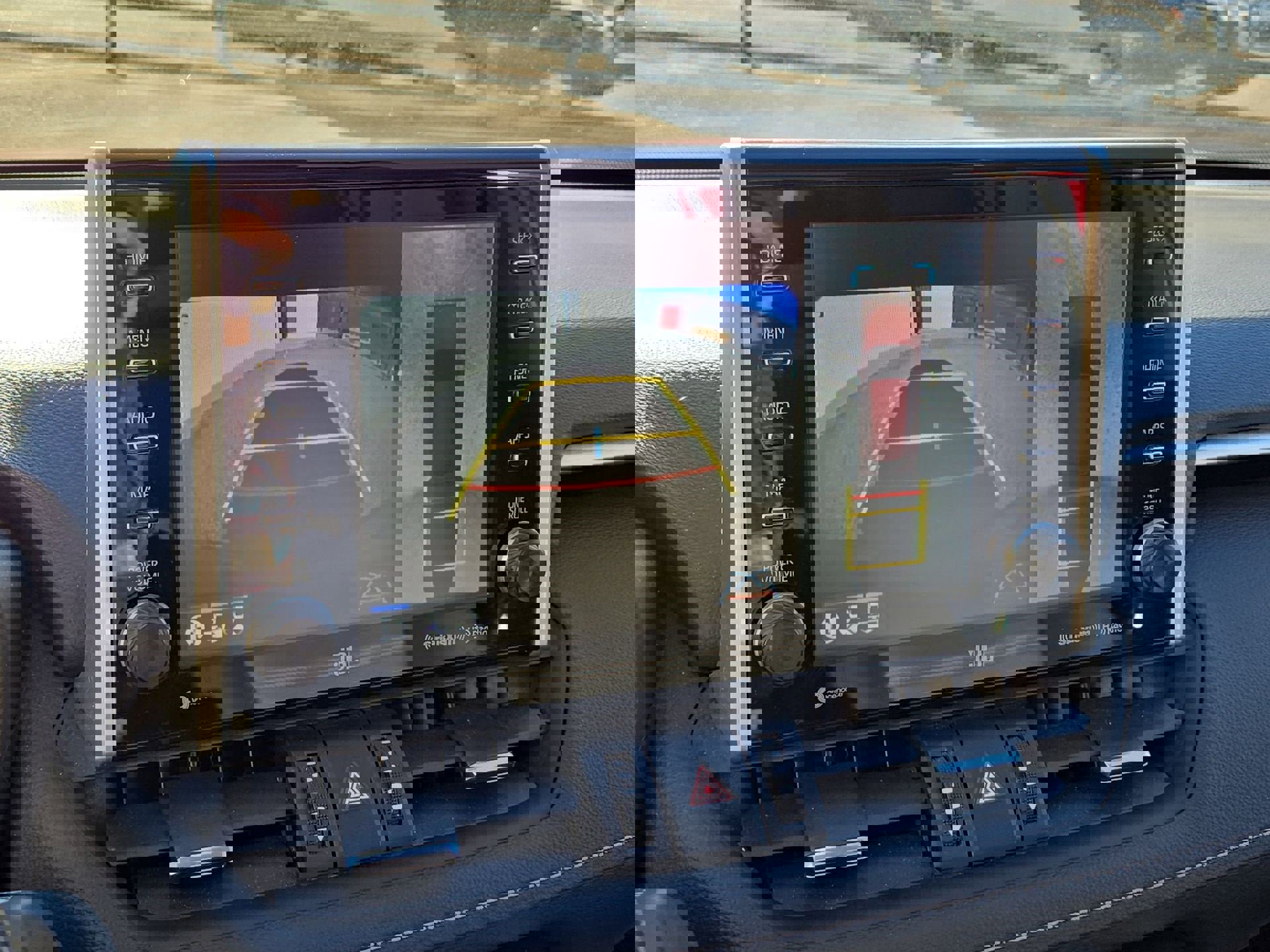 Used 2022 Toyota RAV4 Limited image 18