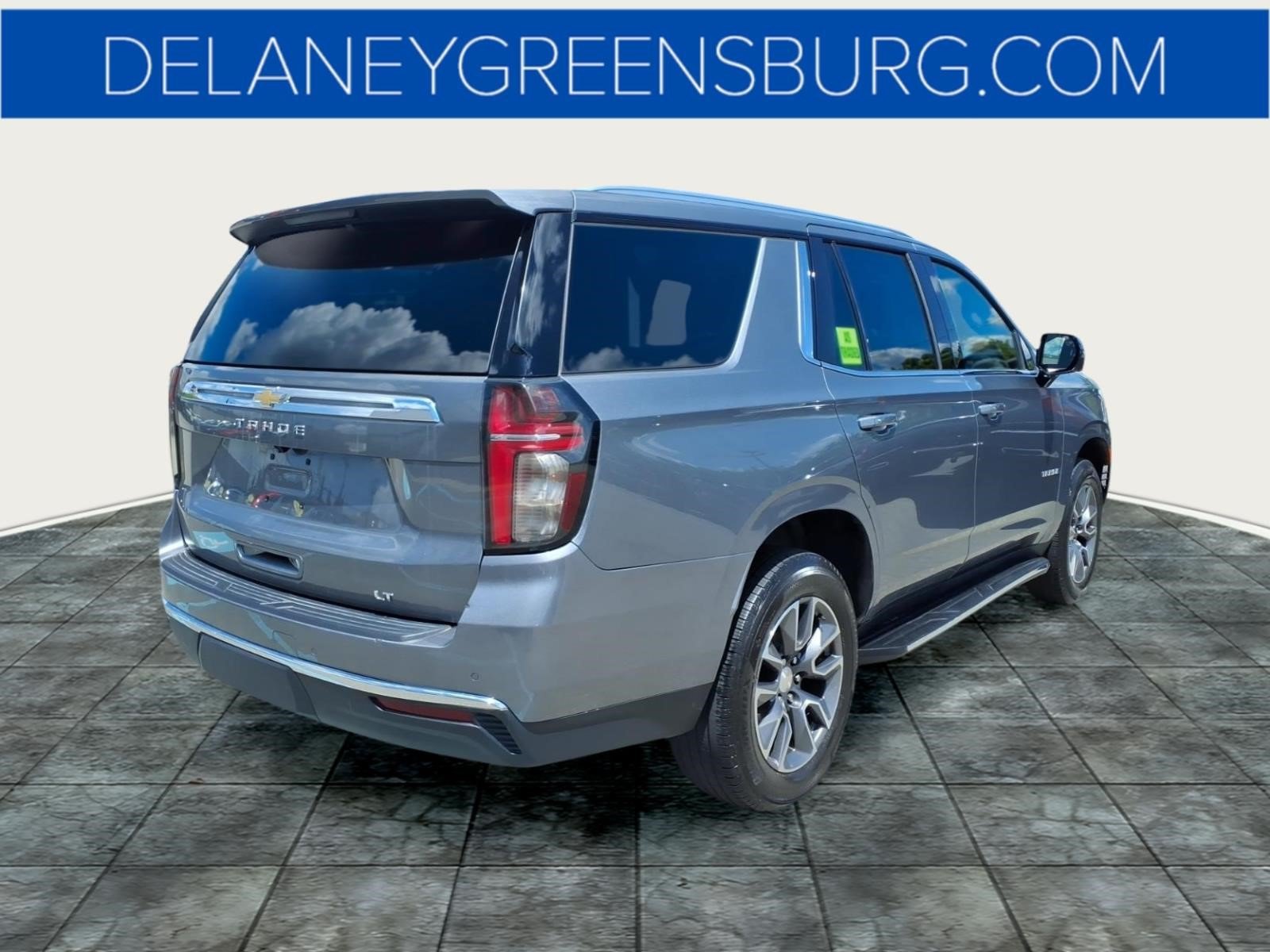 Used 2022 Chevrolet Tahoe LT w/ Luxury Package AWD/4WD image 3
