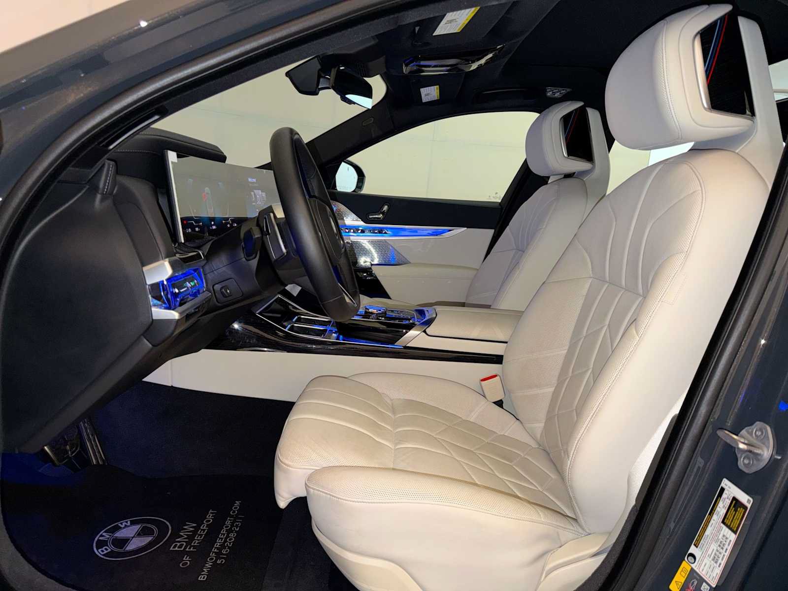 Used 2026 BMW i7 xDrive60 AWD/4WD image 9