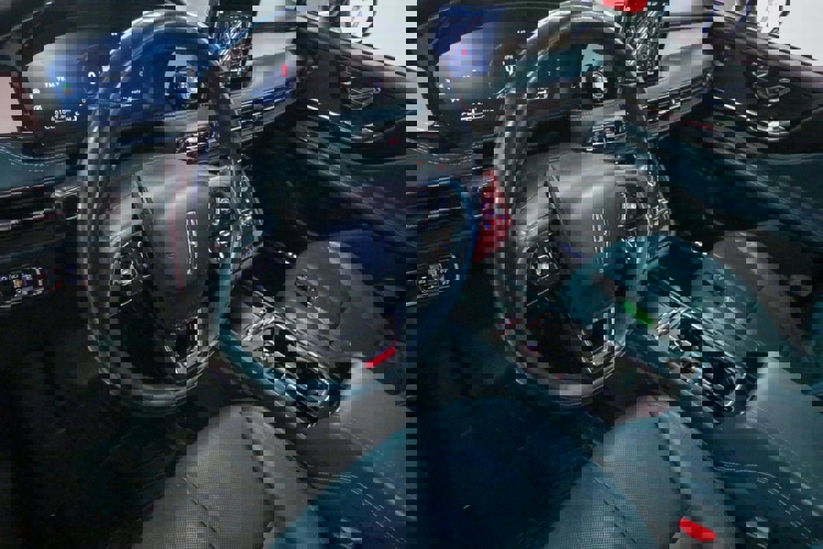 Used 2020 Lincoln Corsair Reserve w/ Equipment Group 201A image 14