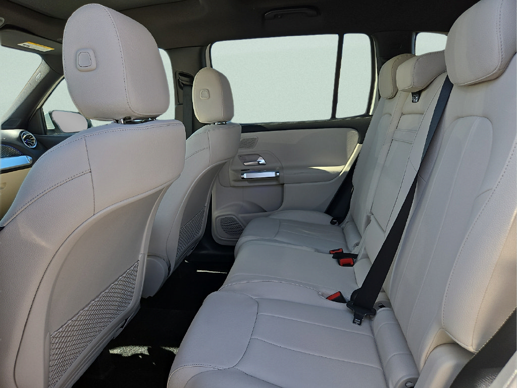New 2026 Mercedes-Benz GLB 250 image 10