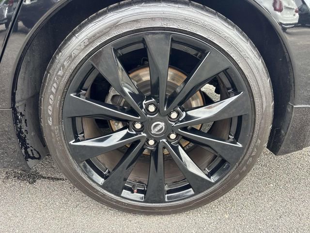 Used 2023 Nissan Maxima SR w/ Sport Mat Group image 6