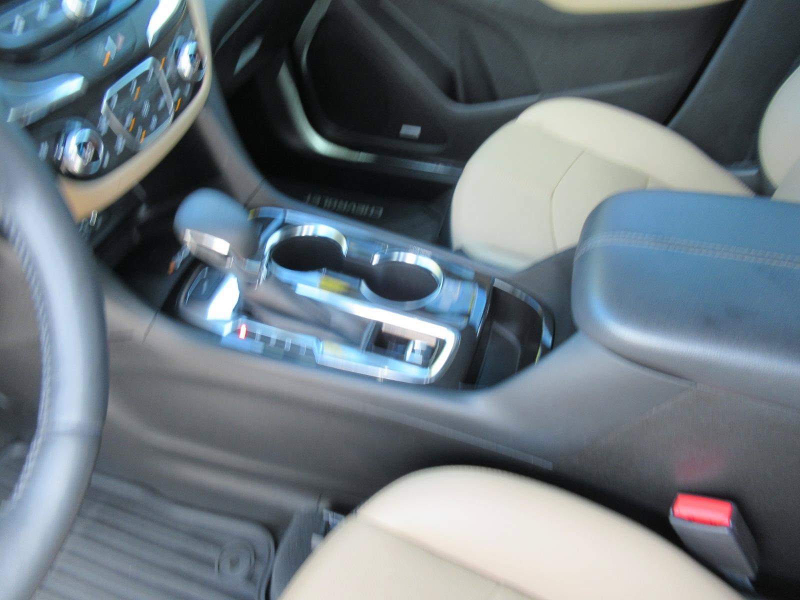Used 2022 Chevrolet Equinox Premier AWD/4WD image 17