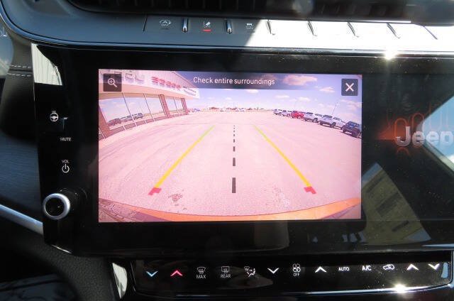 New 2026 Jeep Grand Cherokee Limited w/ Trailer Tow Package AWD/4WD image 24