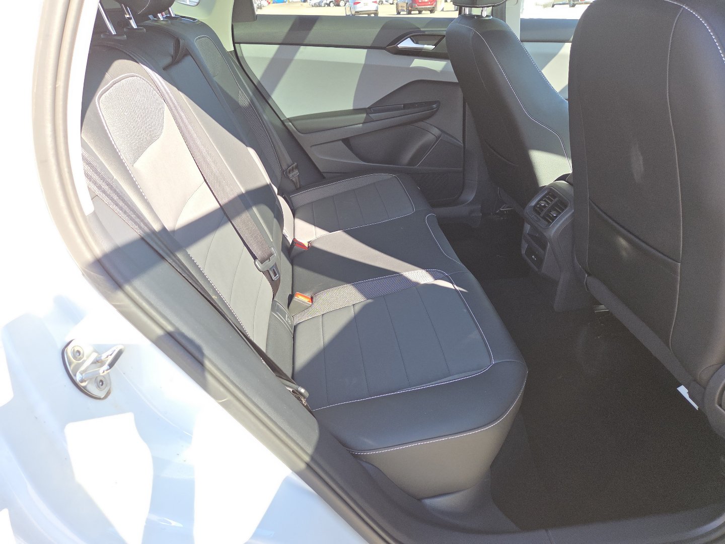 Used 2022 Volkswagen Taos SE FWD image 20