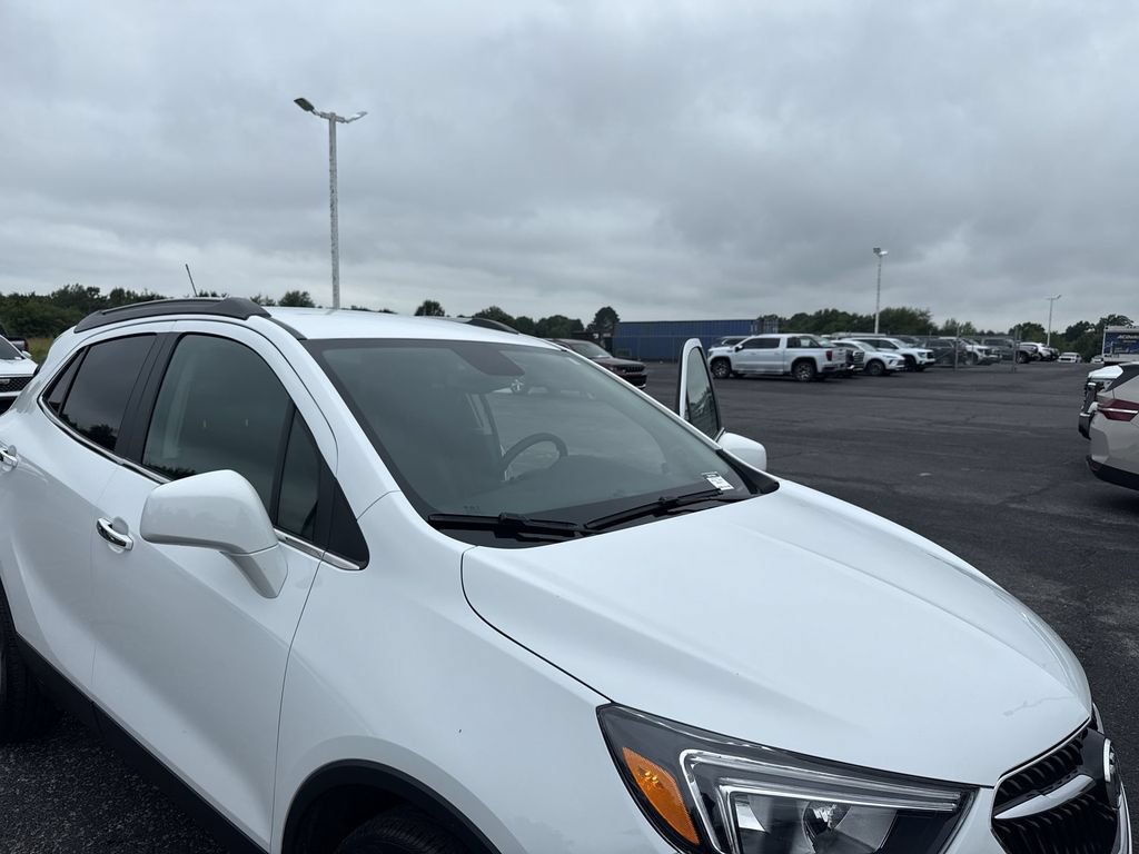 Certified 2022 Buick Encore Preferred w/ Safety Package FWD image 37