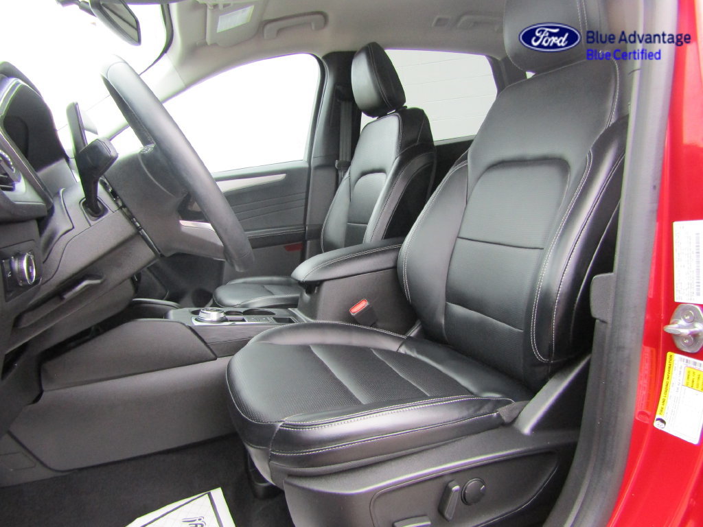 Used 2023 Ford Escape Platinum AWD/4WD image 3