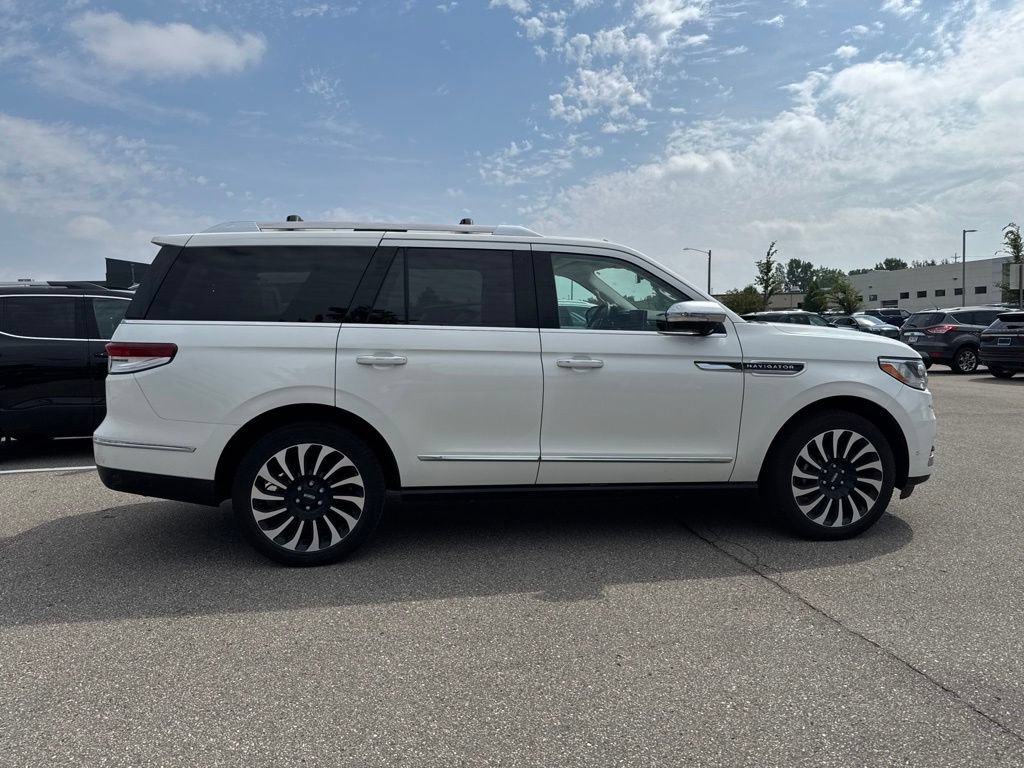 Used 2023 Lincoln Navigator Black Label AWD/4WD image 6