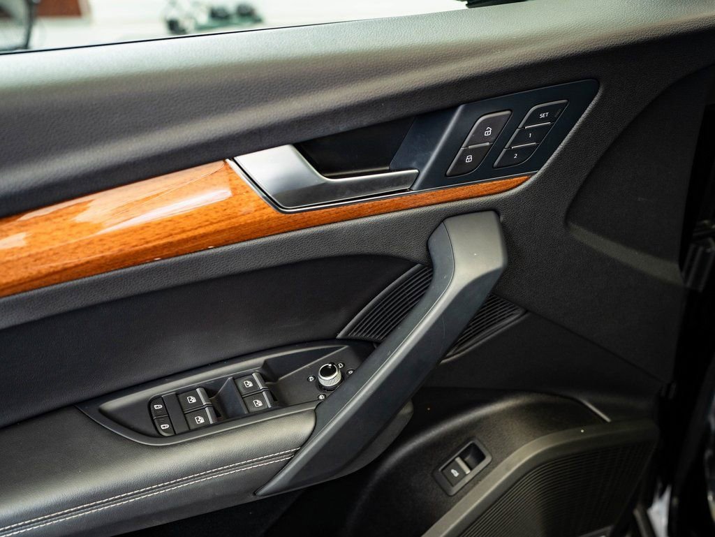 Used 2023 Audi Q5 2.0T Premium Plus w/ Premium Plus Package image 25