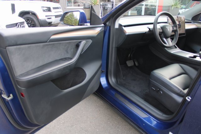 Used 2023 Tesla Model Y Long Range image 17