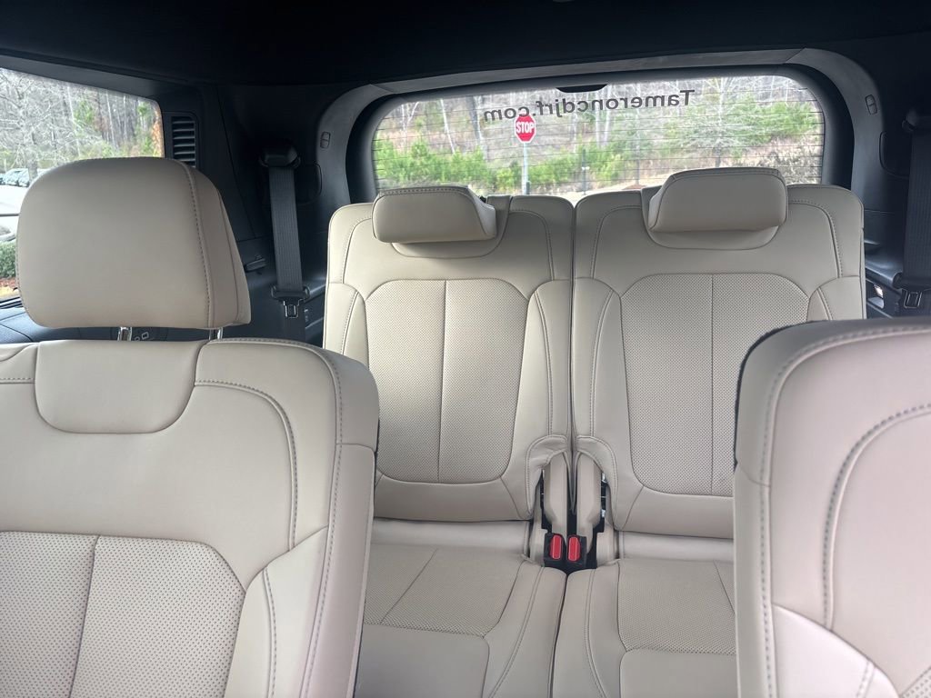 Used 2024 Jeep Grand Cherokee L Limited w/ Luxury Tech Group II image 11