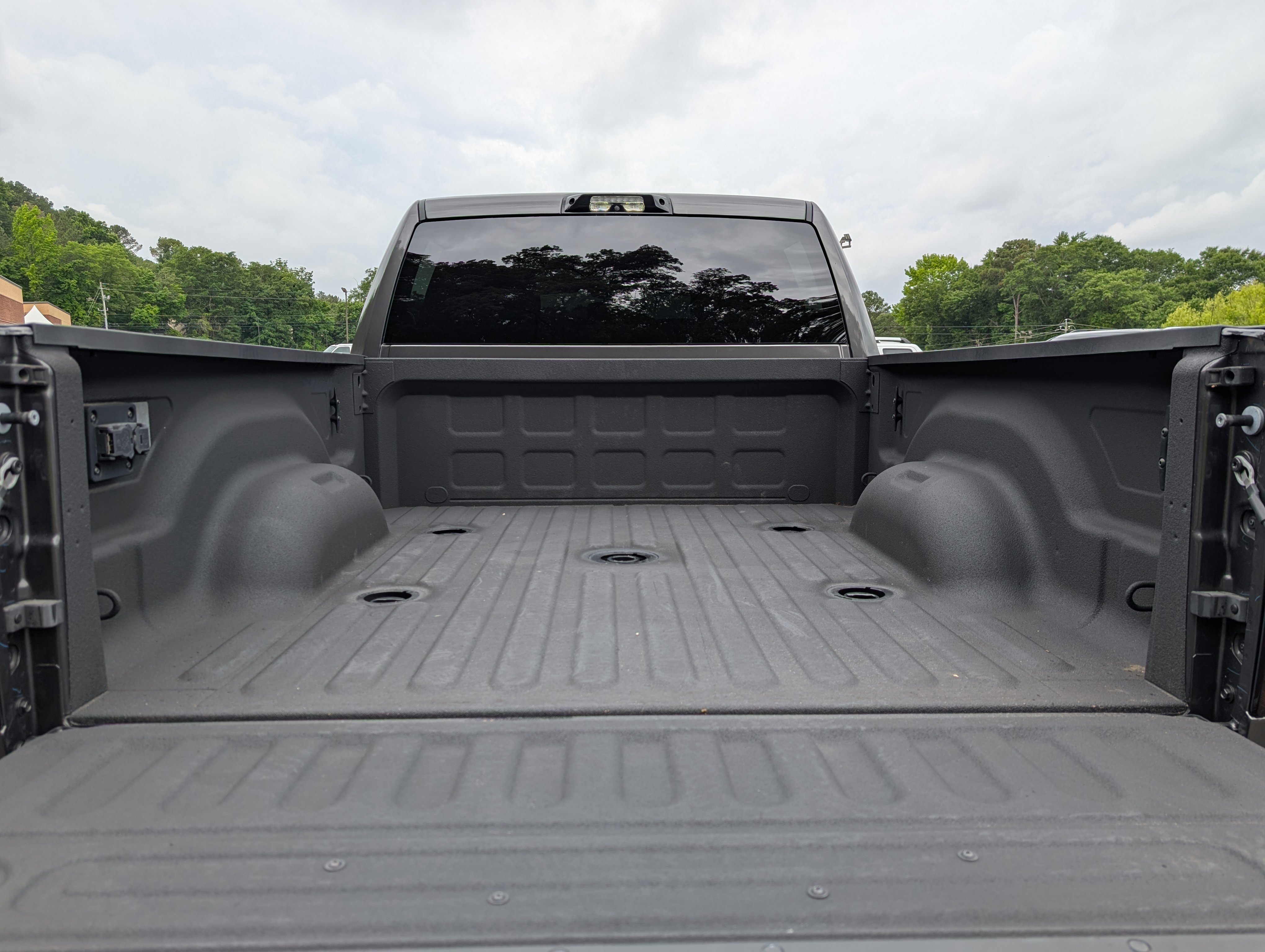 Used 2024 RAM 2500 Big Horn w/ Night Edition AWD/4WD image 18