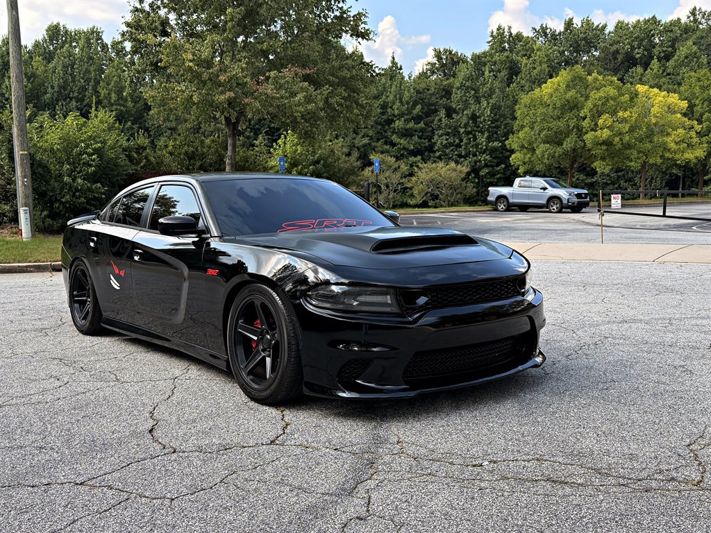 Used 2017 Dodge Charger R/T Scat Pack w/ Beats Audio Group RWD image 3