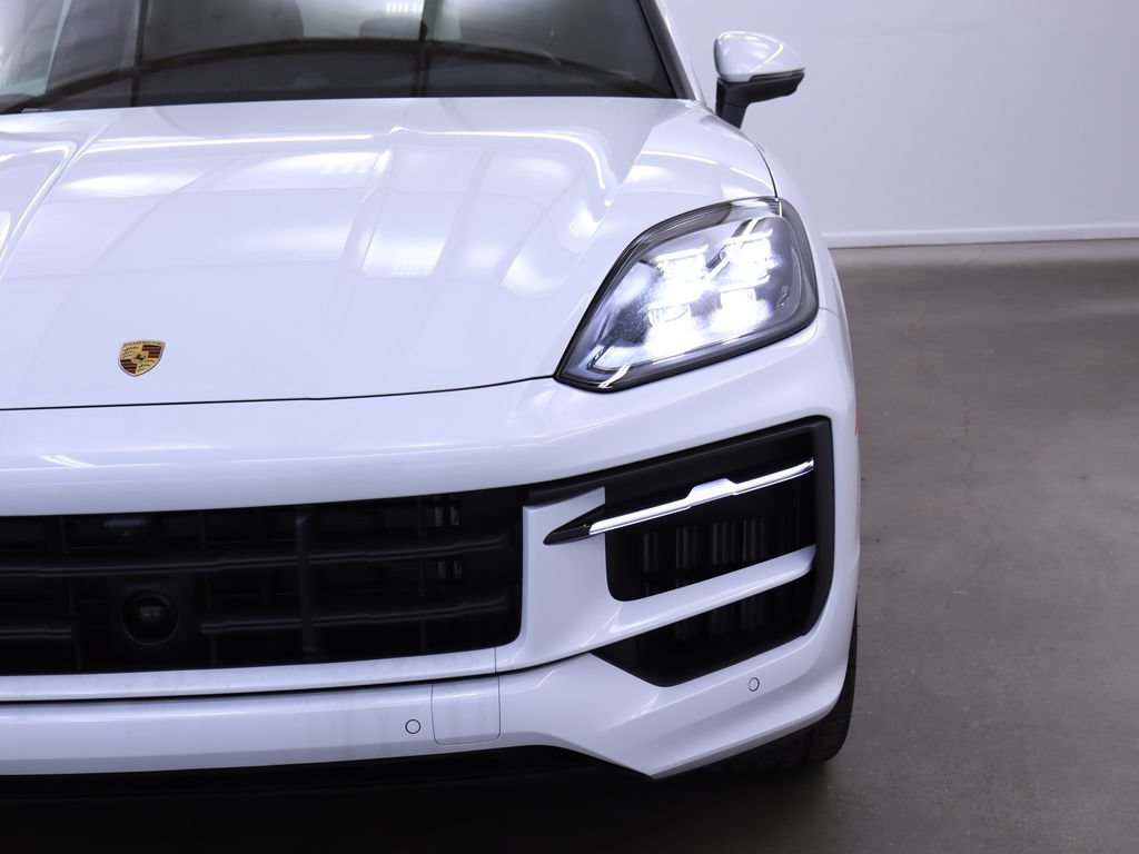 Used 2024 Porsche Cayenne S AWD/4WD image 12