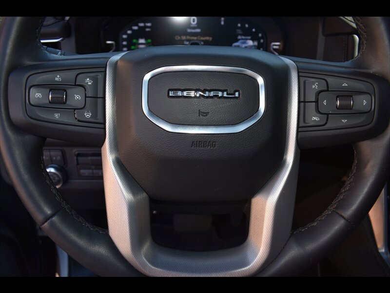 Used 2024 GMC Yukon Denali w/ Denali Reserve Package AWD/4WD image 16
