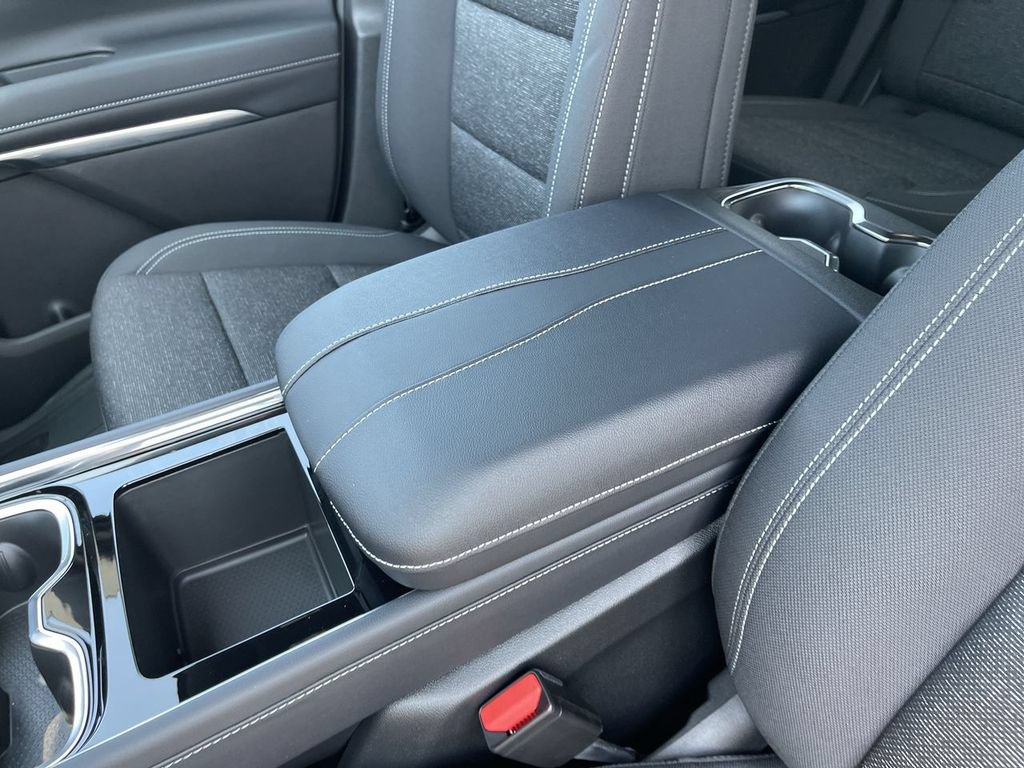 New 2026 Chevrolet Traverse LT w/ Midnight/Sport Edition AWD/4WD image 21