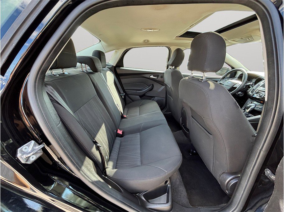 Used 2017 Ford Focus SEL image 31