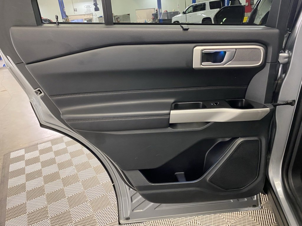 Used 2023 Ford Explorer Limited image 21