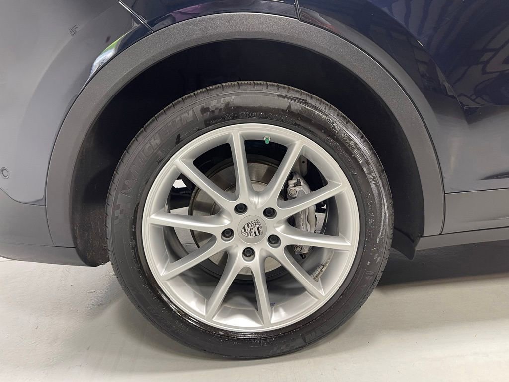 Used 2022 Porsche Cayenne AWD/4WD image 13