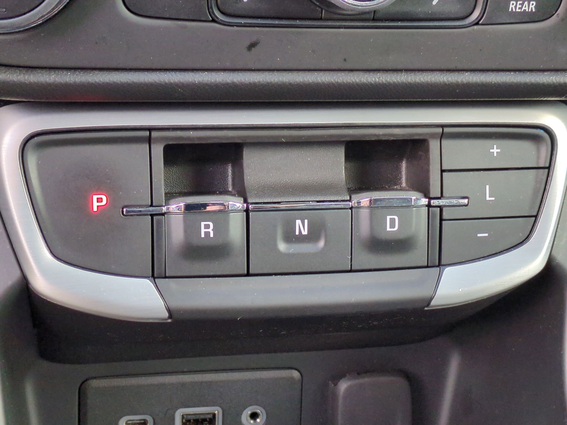 Certified 2022 GMC Terrain SLE w/ Driver Convenience Package image 16