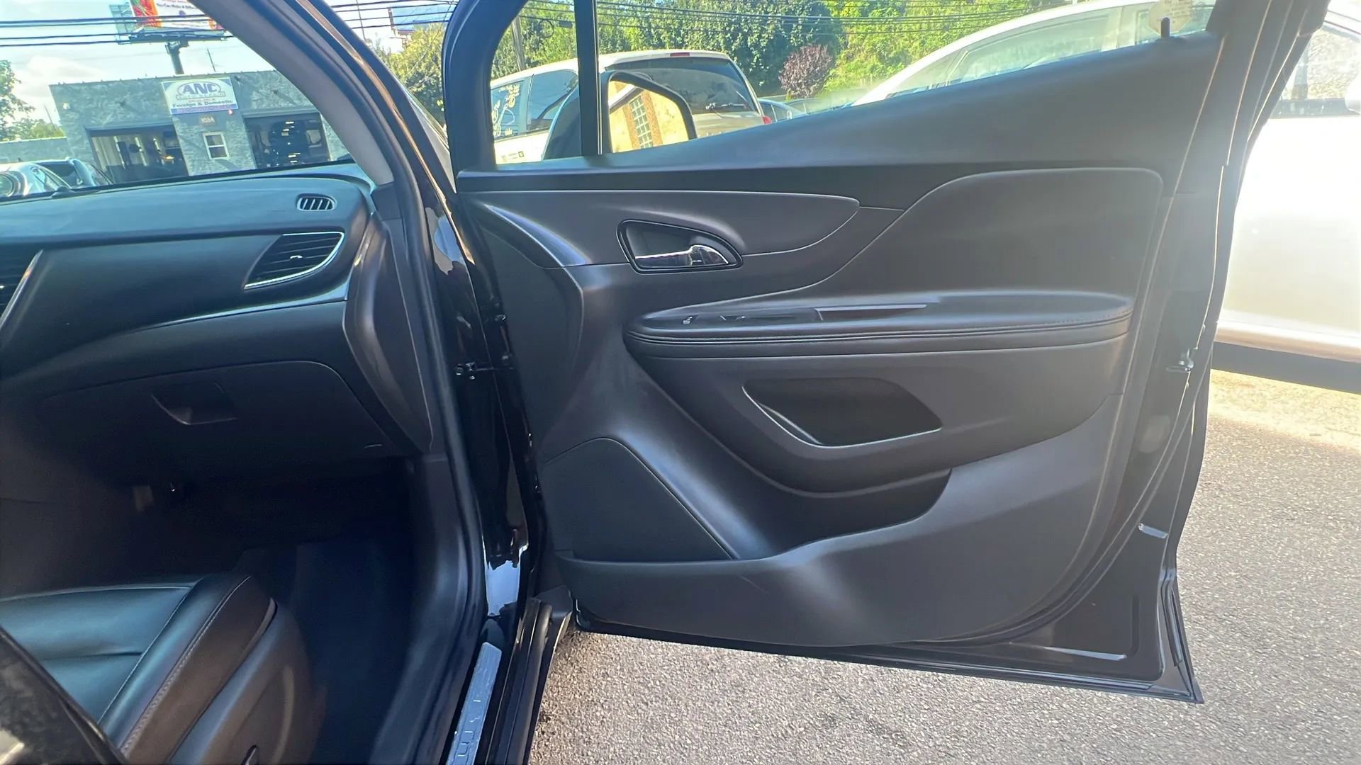 Used 2019 Buick Encore Essence image 32