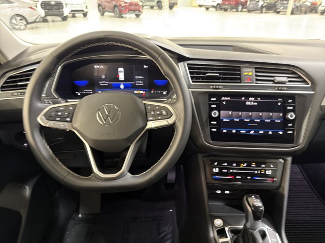 Certified 2024 Volkswagen Tiguan SE AWD/4WD image 28