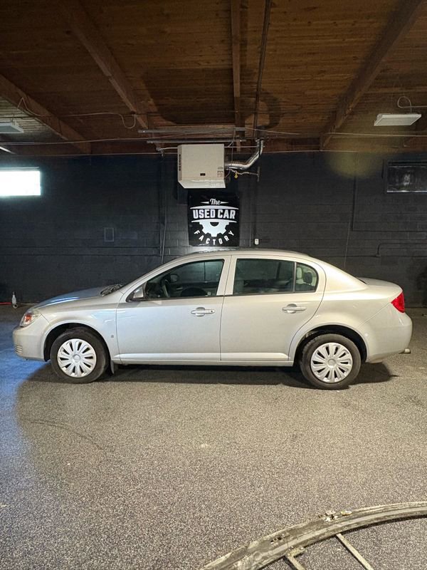 Used 2008 Chevrolet Cobalt LT FWD image 2