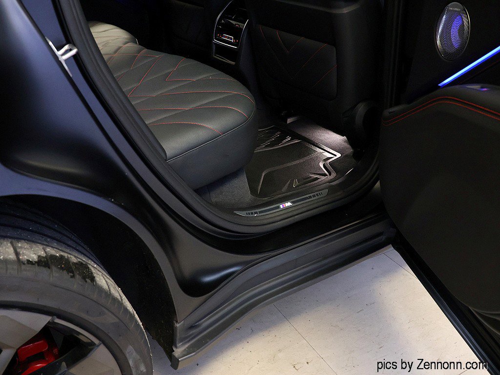 Certified 2024 BMW XM Label Red image 39