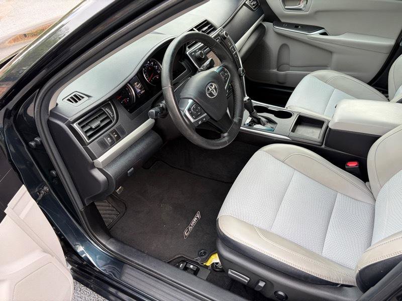 Used 2016 Toyota Camry SE image 21