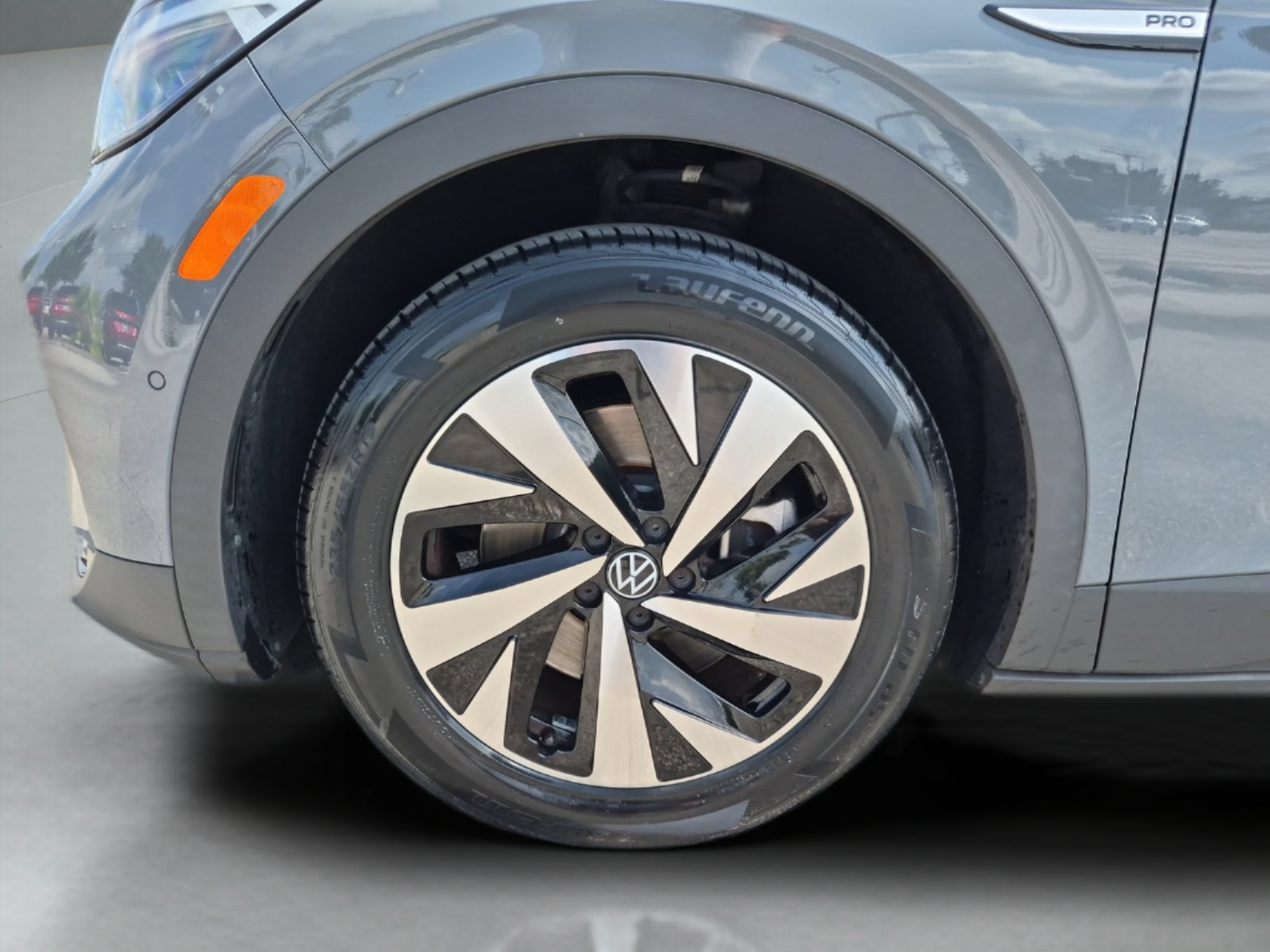 Used 2024 Volkswagen ID.4 Pro RWD image 31
