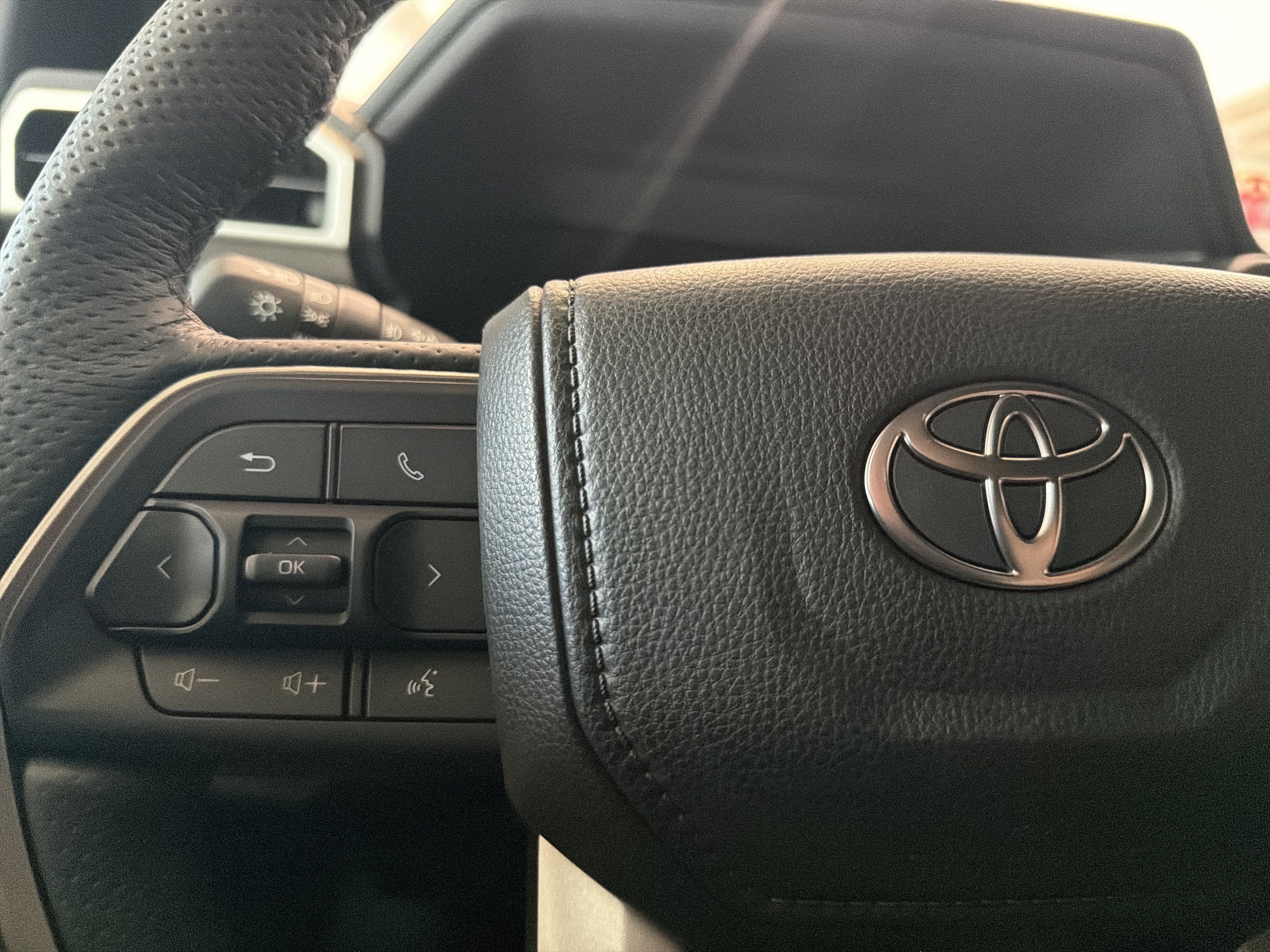 New 2025 Toyota Tacoma TRD Off-Road w/ TRD Off Road Premium Package AWD/4WD image 25