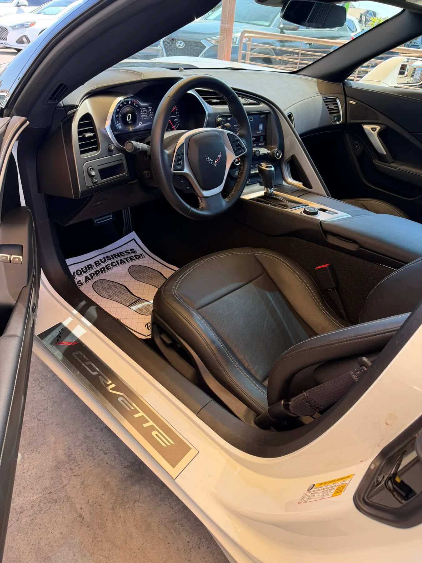 Used 2015 Chevrolet Corvette Stingray Coupe RWD image 9