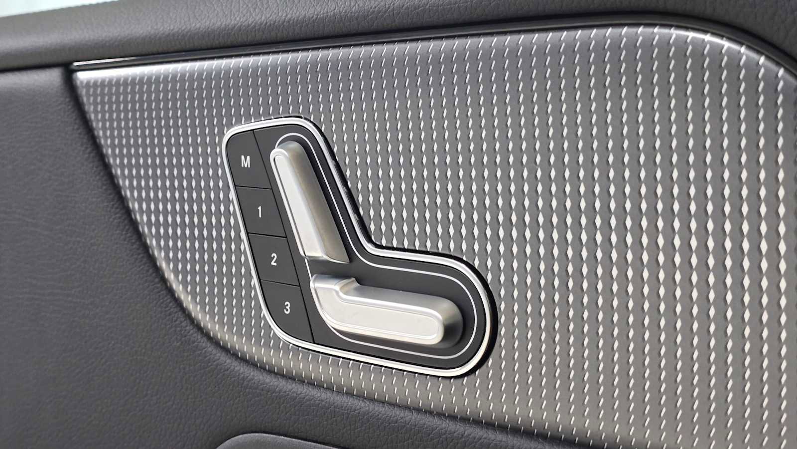 Certified 2023 Mercedes-Benz GLB 250 GLB 250 image 24