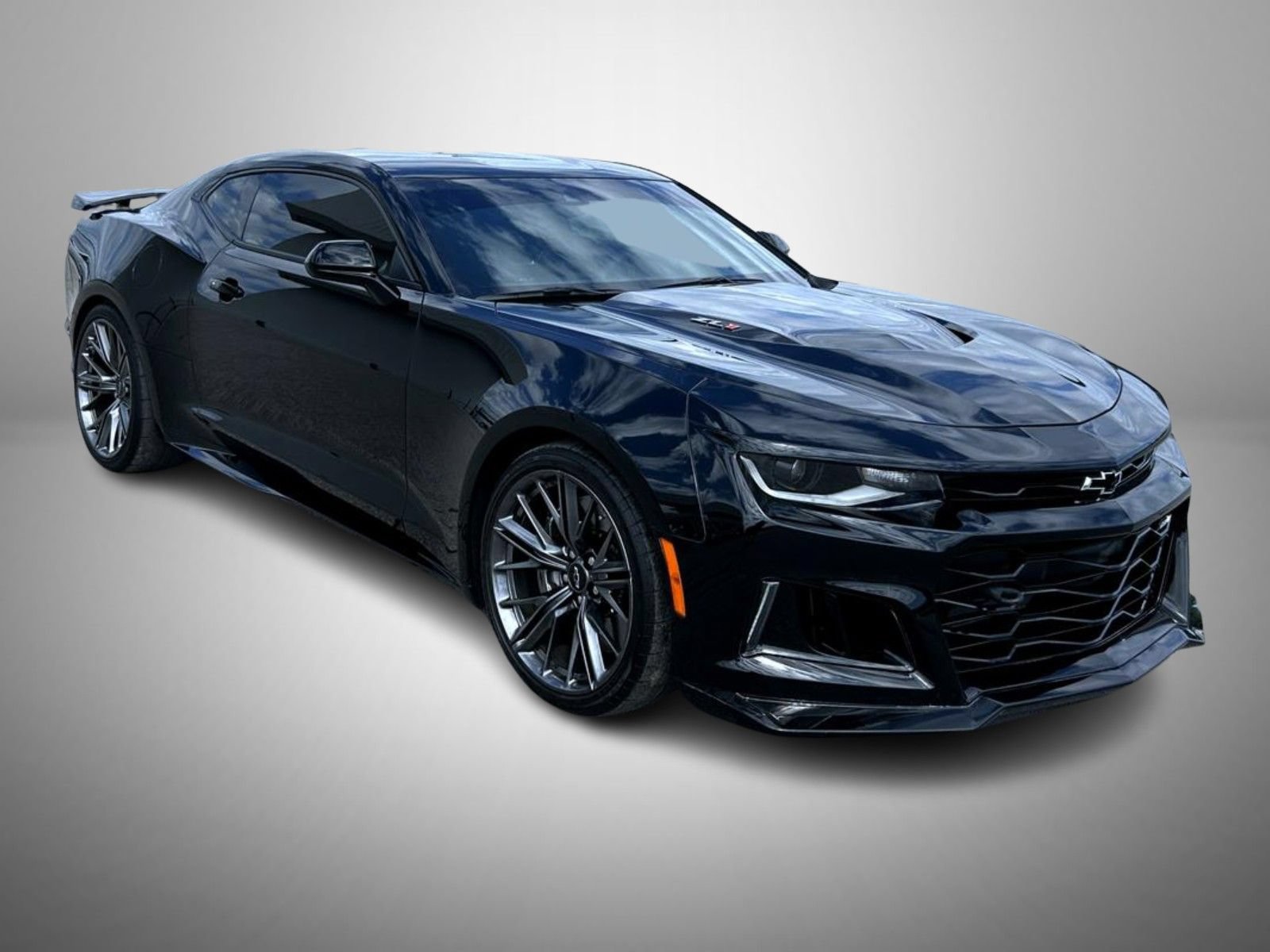 Used 2022 Chevrolet Camaro ZL1 RWD image 3