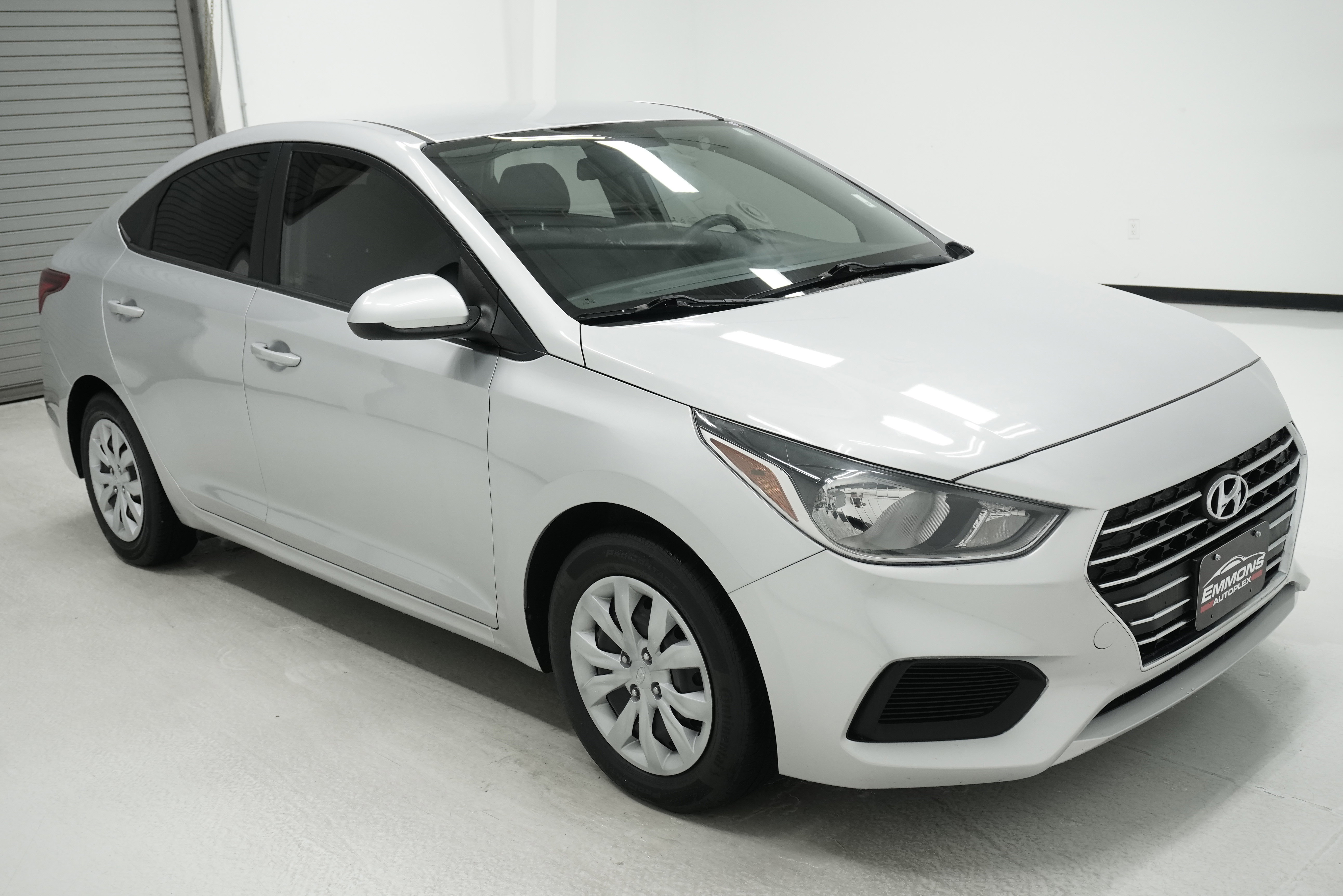 Used 2021 Hyundai Accent SE FWD image 3