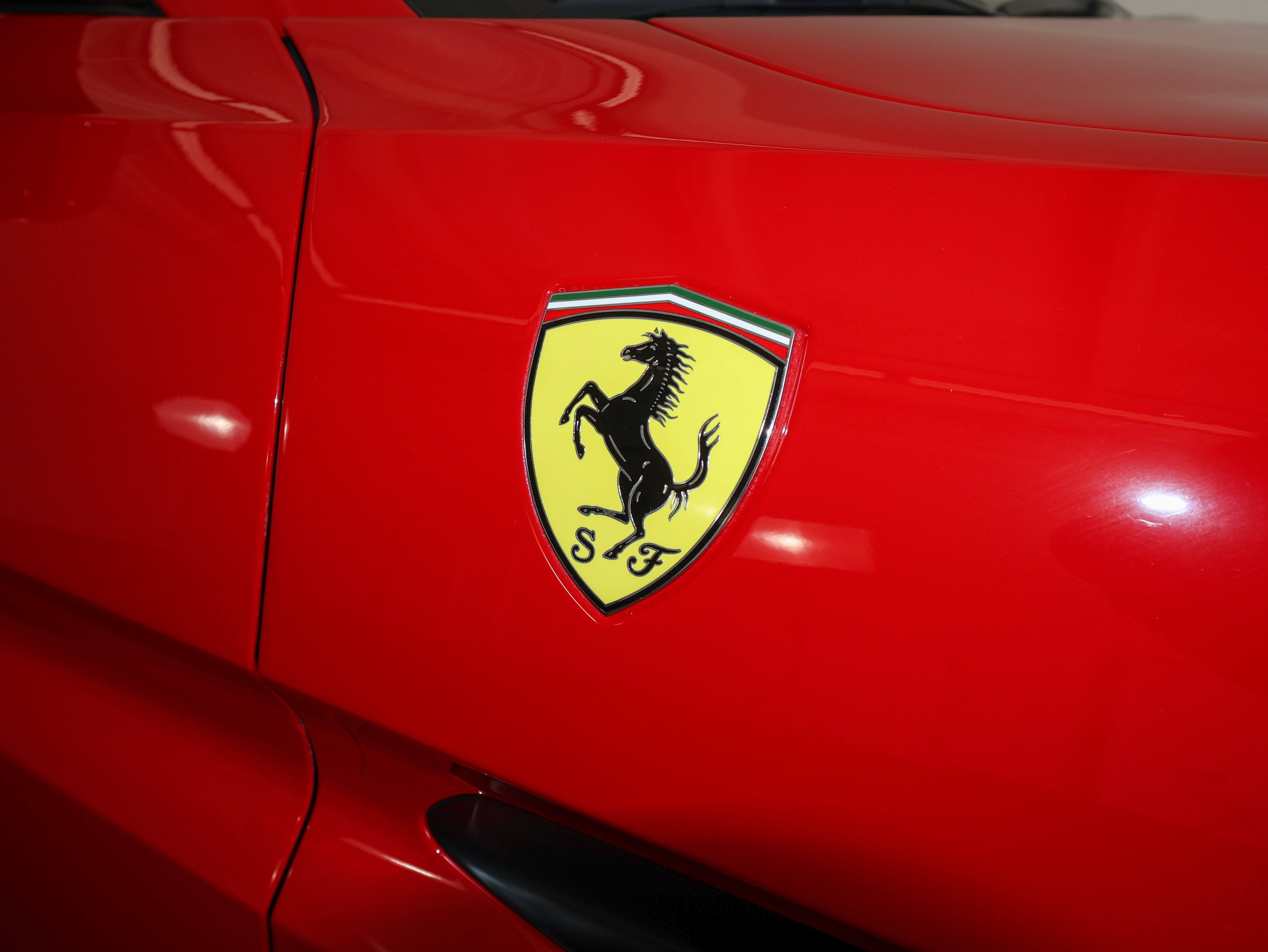 Used 2019 Ferrari Portofino RWD image 42
