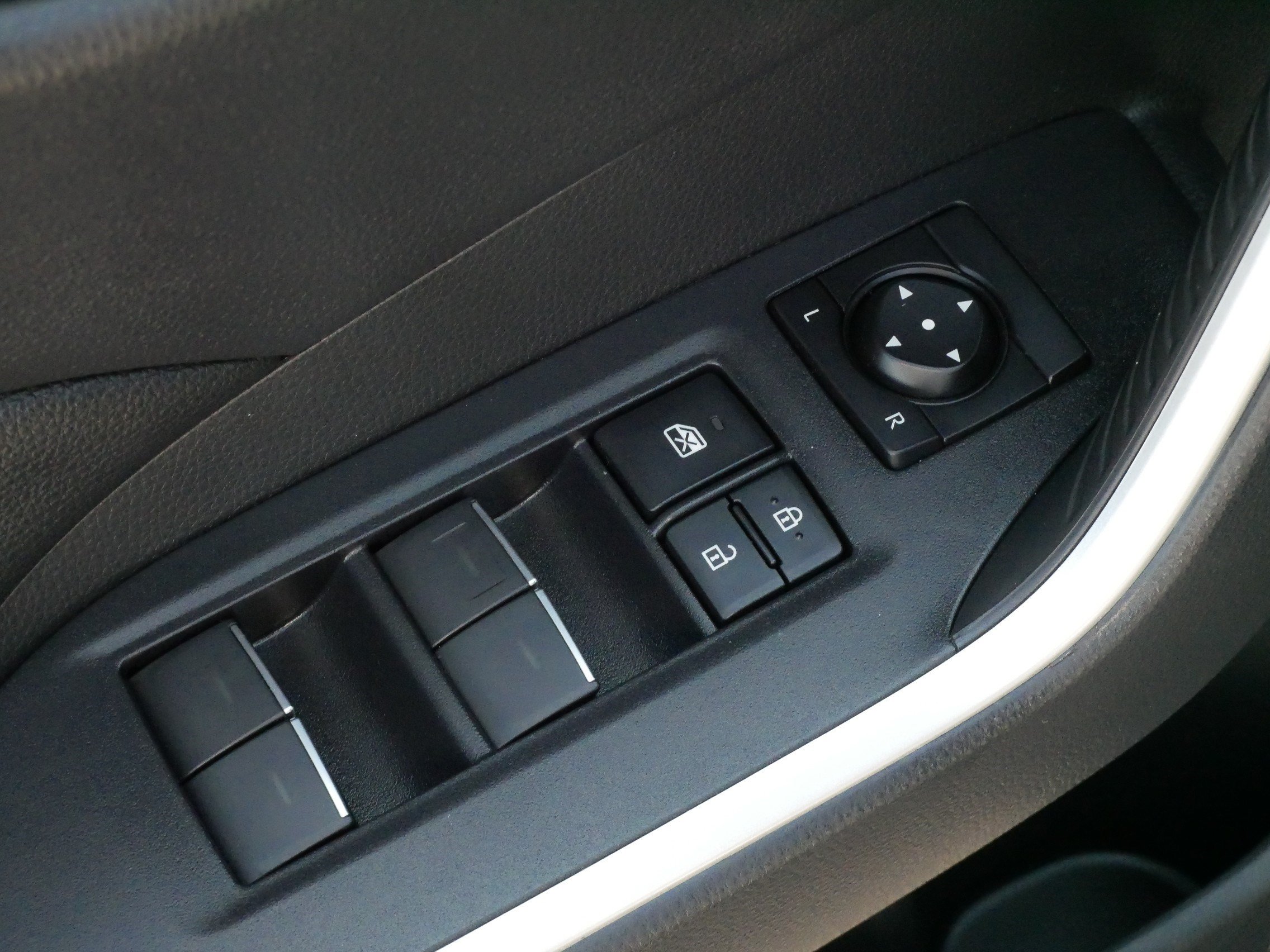 Used 2023 Toyota RAV4 XLE AWD/4WD image 19