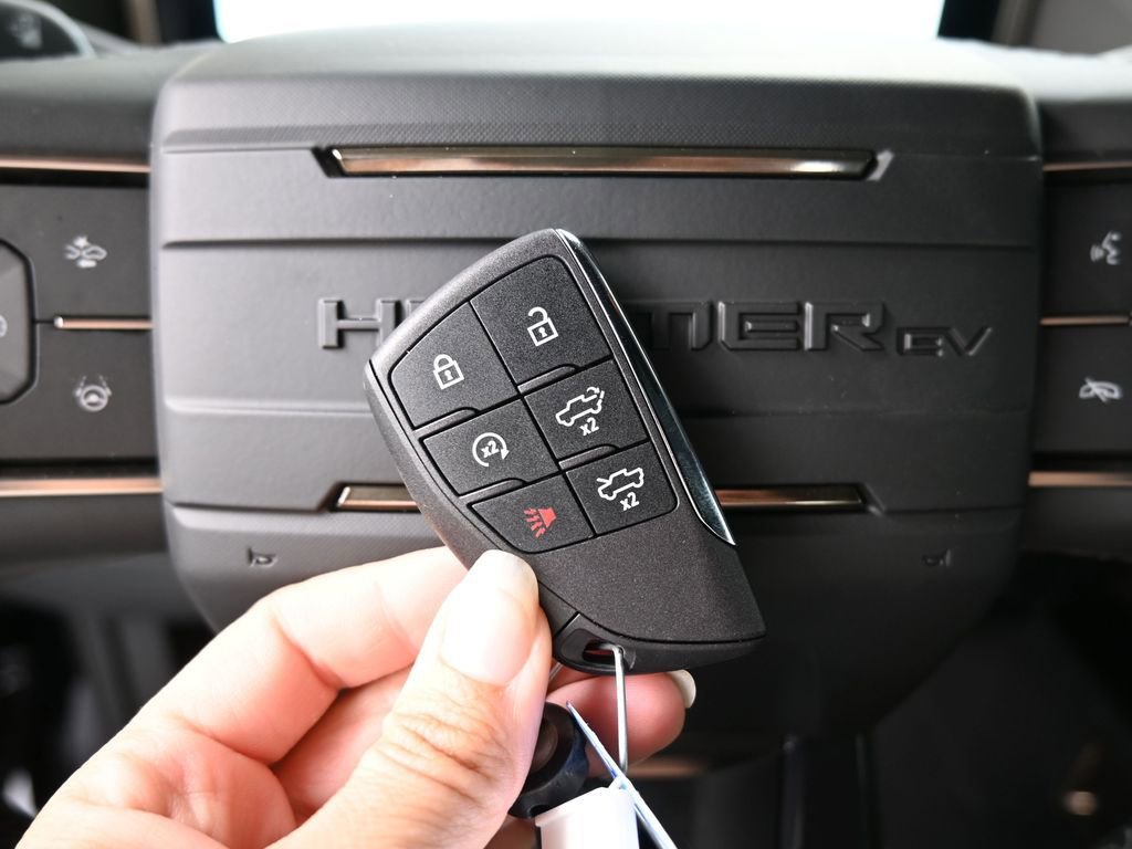 New 2025 GMC Hummer EV 2X w/ LPO, Sport Package image 36