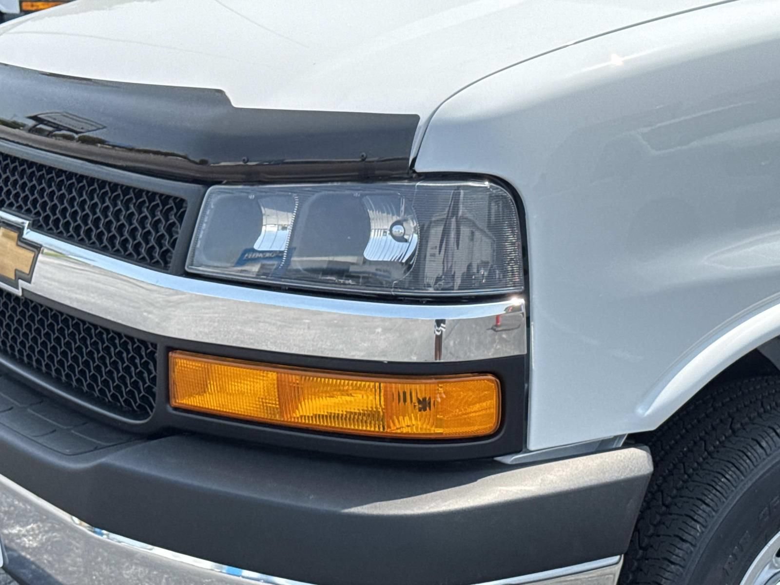 New 2026 Chevrolet Express 3500 LS w/ Chrome Appearance Package RWD image 7