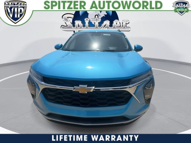 New 2026 Chevrolet Trax LT w/ LT Convenience Package FWD image 3