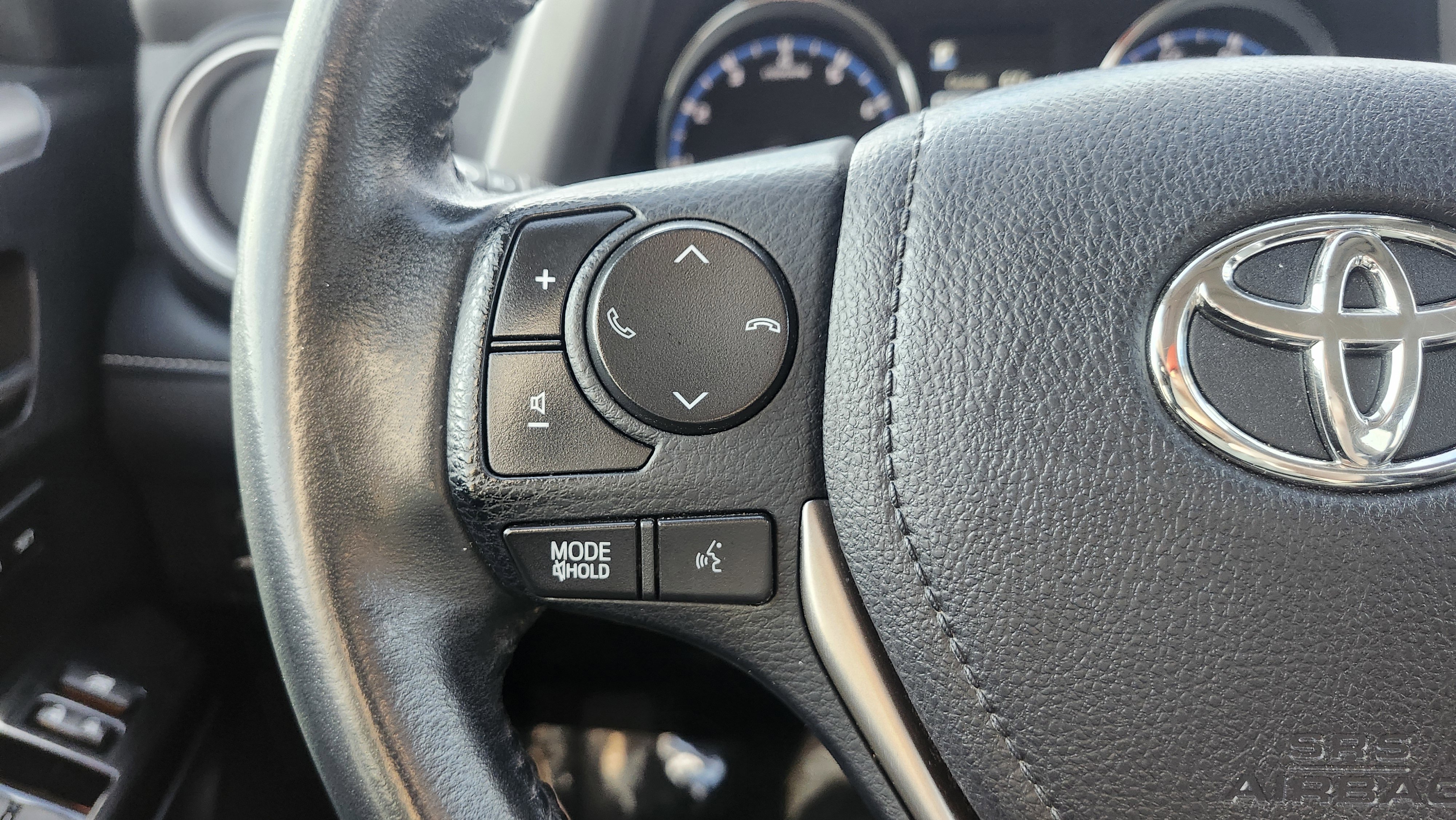 Used 2016 Toyota RAV4 Limited image 35