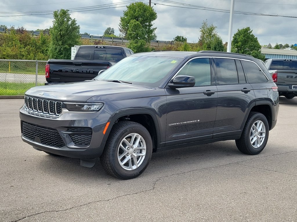 New 2026 Jeep Grand Cherokee Laredo X AWD/4WD image 2