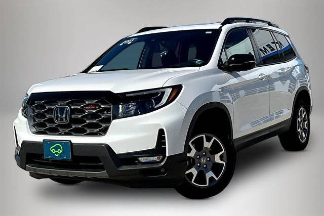 Used 2023 Honda Passport TrailSport image 3
