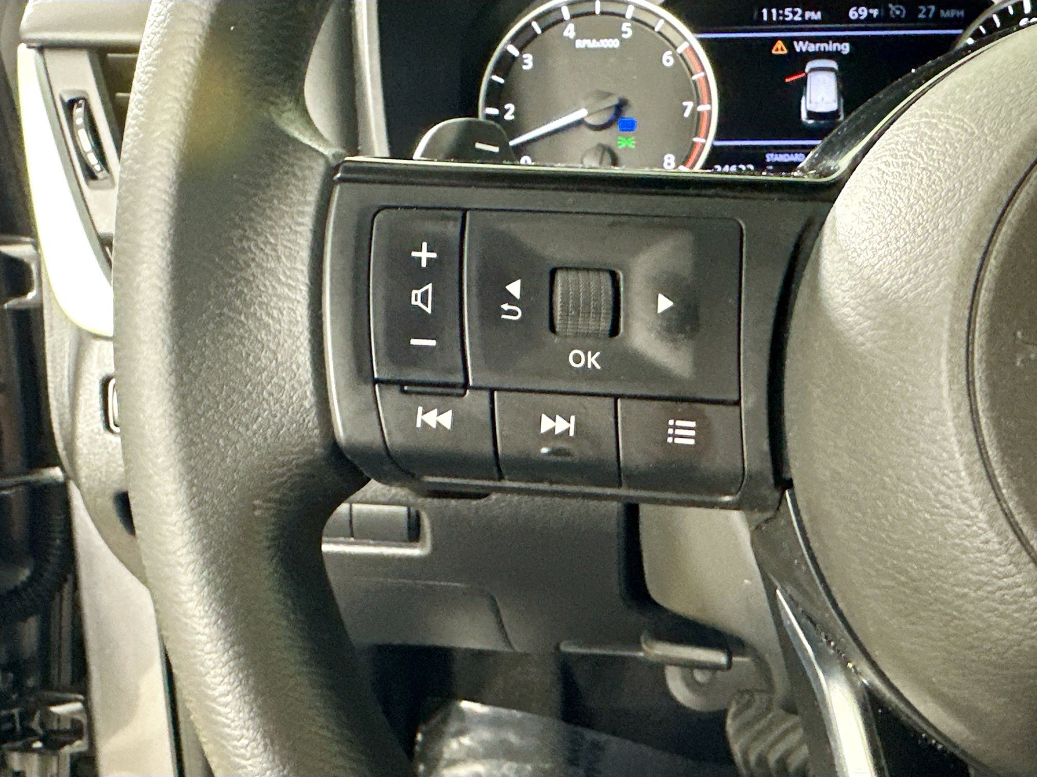 Used 2021 Nissan Rogue S FWD image 17