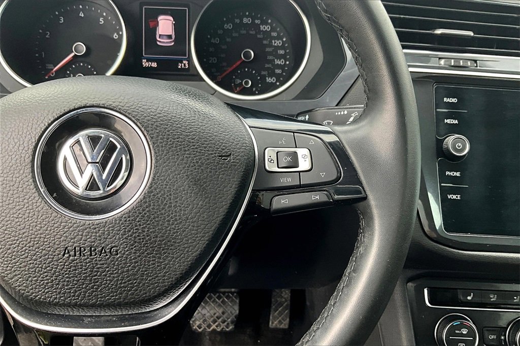 Used 2020 Volkswagen Tiguan SE R-Line image 15