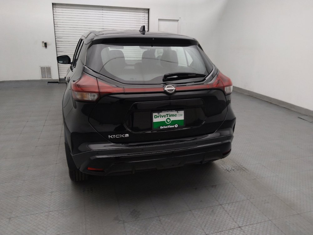 Used 2022 Nissan Kicks S FWD image 6