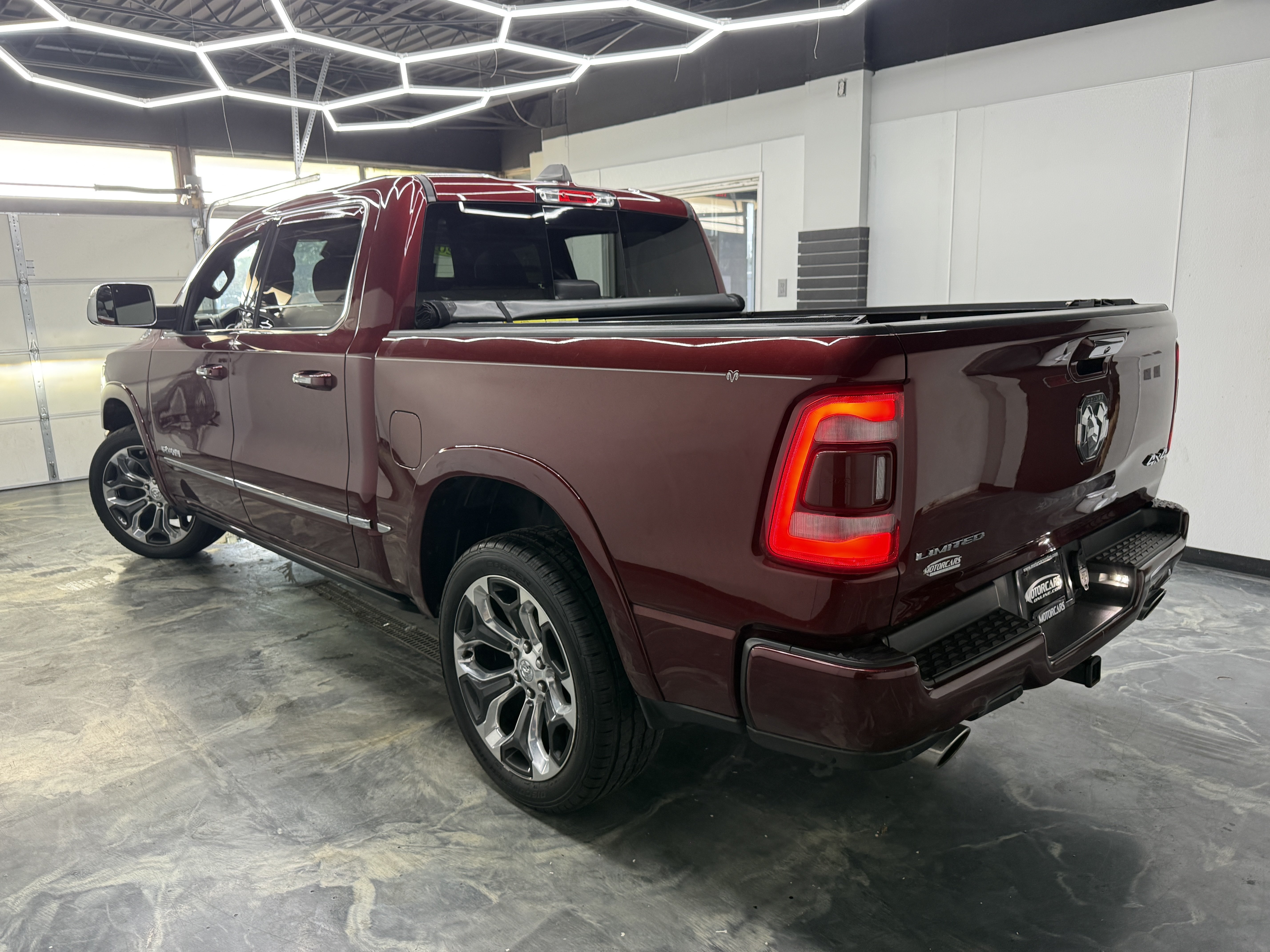 Used 2019 RAM 1500 Limited AWD/4WD image 3