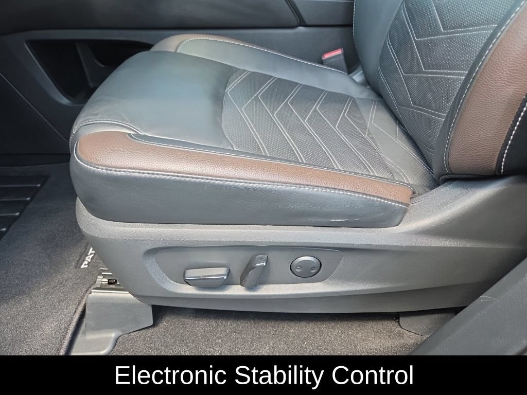 Certified 2024 Nissan Pathfinder Platinum w/ Cargo Package FWD image 16