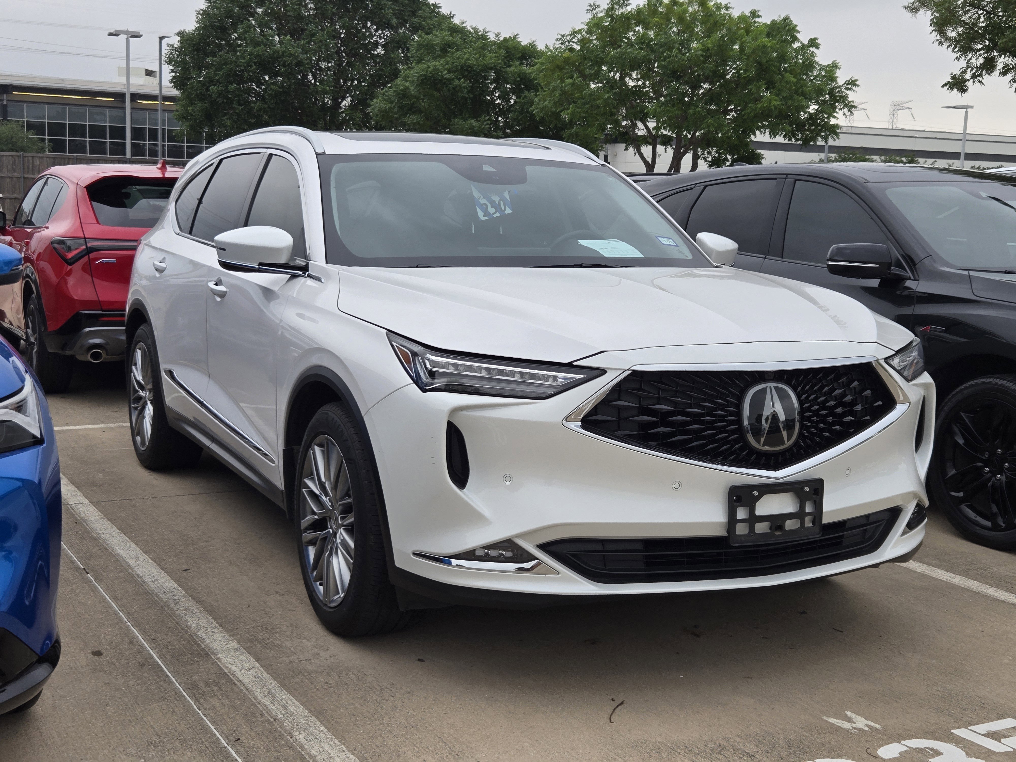 Used 2024 Acura MDX SH-AWD w/ Advance Package image 3